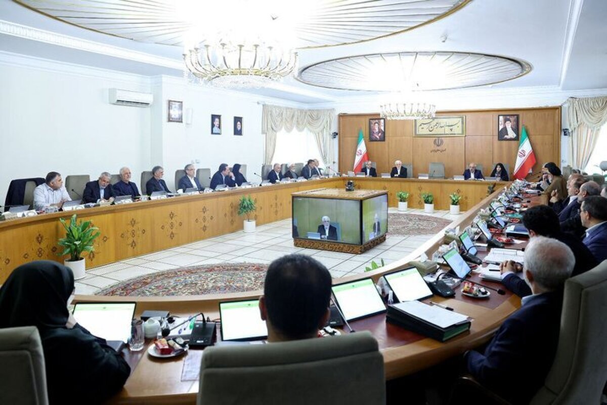 عارف: غنی سازی در خاک ایران خط قرمز نظام جمهوری اسلامی است