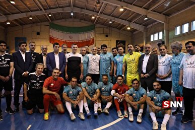 دیدار دو تیم فوتبال پیشکسوتان و تیم کارگری با حضور پزشکیان