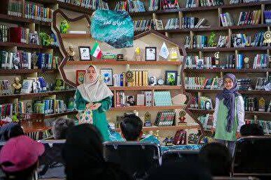 استقبال پرشور کودکان از «هدهد سفید» در شهرستان‌ها