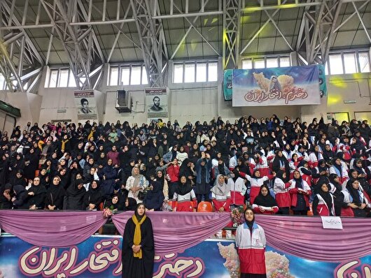 امام جمعه زنجان: دختران ایرانی در عرصه‌های گوناگون مایه افتخارند