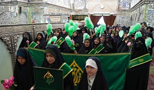 جشن روز دختر با حضور دختران شیرازی در حرم شاهچراغ (ع) برگزار شد