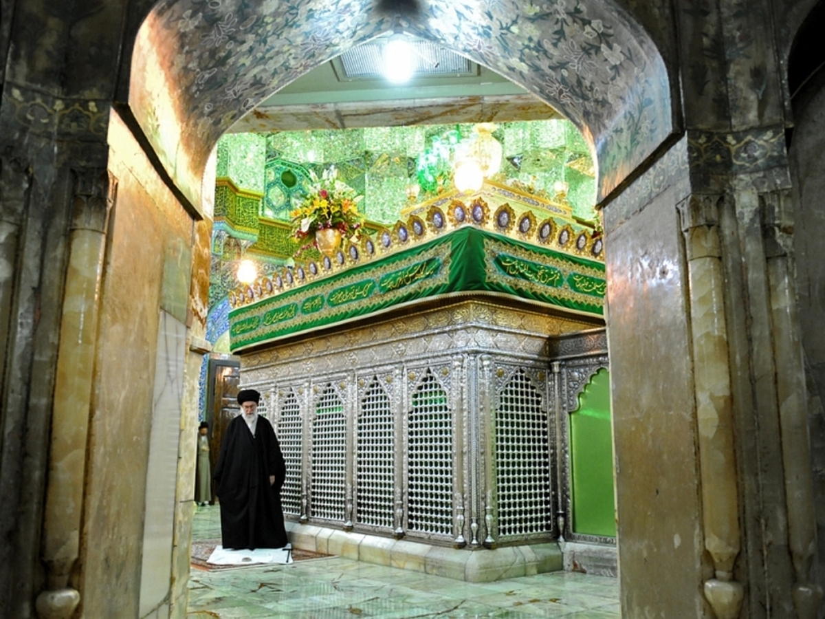 السّلام علیک یا سیّدتی یا فاطمة المعصومة یا بنت موسی بن جعفر و رحمة الله و برکاته