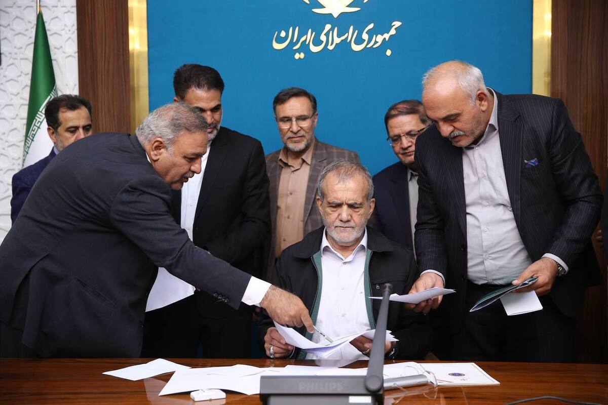 بحران تصمیمسازی دولت بر سر انتخاب وزیر اقتصاد/ وعدههایی که عملی نشدند!