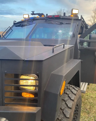 بررسی حادثه تلخ حمله به سمند پلیس در اهواز/ سمند کافی نیست، به خودروهای ضد گلوله نیاز است