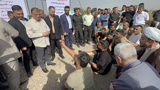 حضور سیب‌زمینی‌کاران معترض در استانداری گلستان/ نرخ سبب زمینی به ۸ هزار تومان کاهش یافت