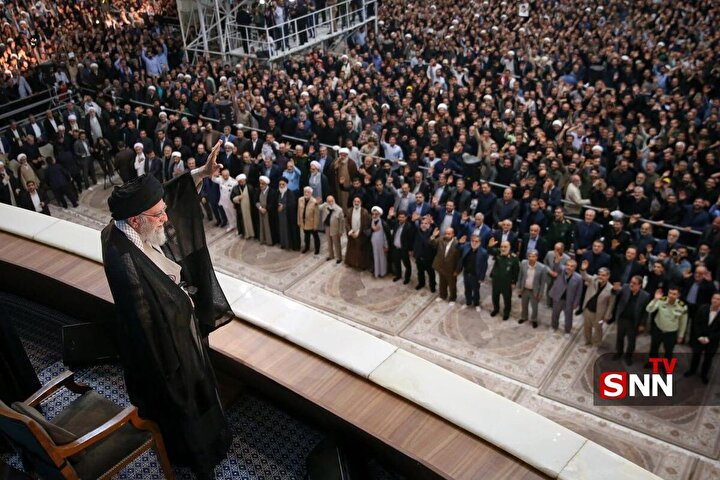 رهبر انقلاب: دشمنان ضد غنیسازی و صنعت هستهای ایران هیچ غلطی نمیتوانند بکنند / طرح آمریکا در گفتوگوهای عمان ضد «ما میتوانیم» است + فیلم