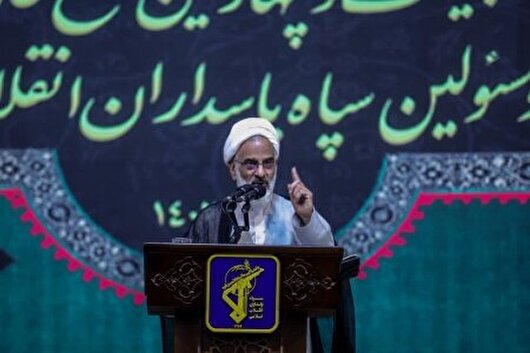 دشمن تلاش دارد بین مردم و انقلاب فاصله بیندازد/ هدف انقلاب اسلامی پیاده کردن اسلام ناب محمدی(ص) است