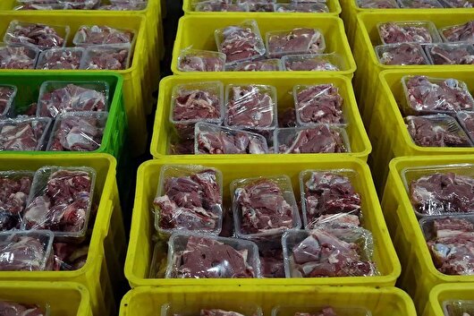 ۱۳۰ گوسفند قربانی و توزیع ۲۰۰ بسته معیشتی در عید قربان