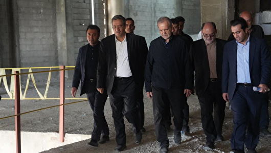 رئیس‌جمهور از بیمارستان ۴۵۰ تخت‌خوابی شهید بهشتی ارومیه بازدید کرد