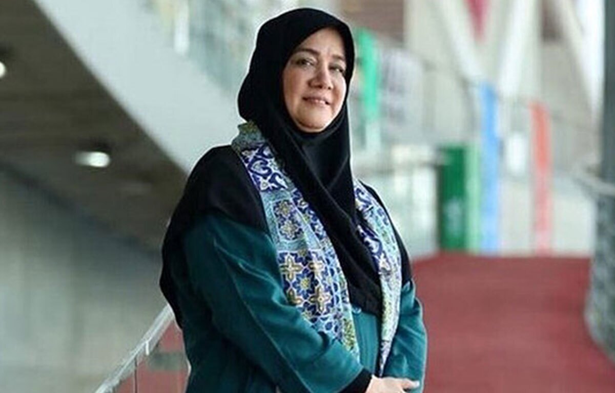 سالانه حداقل ۳۰۰ میلیون دلار صنایع دستی صادر میکنیم / آمار دقیقی از صادرات چمدانی صنایع دستی نداریم