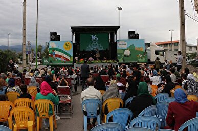 تماشاخانه‌های سیار کانون در جشن ۱۰ کیلومتری غدیر