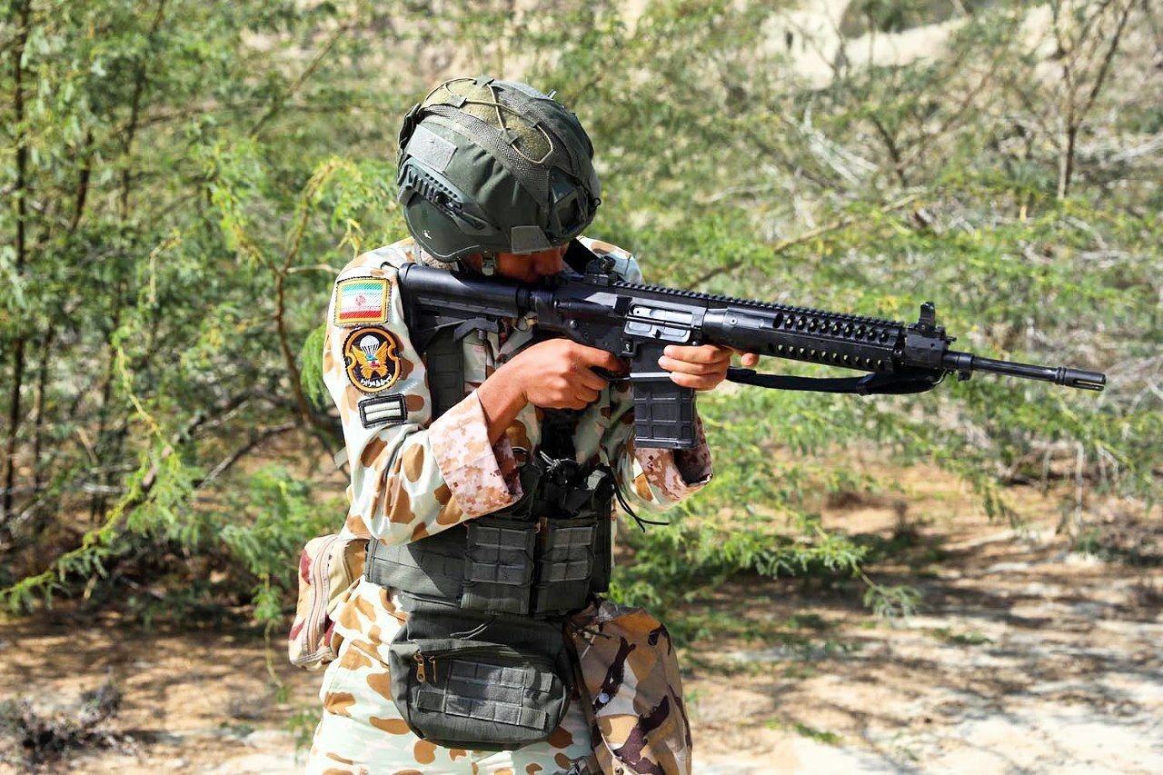 نیروهای عملیات ویژه ایرانی از چه سلاح هایی استفاده میکنند؟/ بررسی تصویرمحور از تسلیحات انفرادی نیروهای مخصوص نوپو و ارتش و سپاه