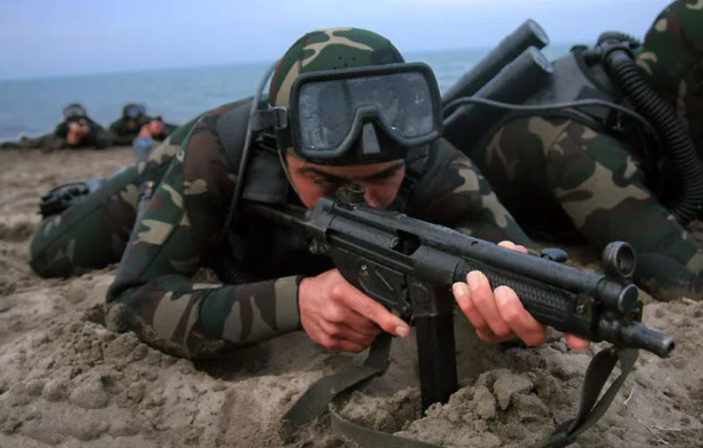 نیروهای عملیات ویژه ایرانی از چه سلاح هایی استفاده میکنند؟/ بررسی تصویرمحور از تسلیحات انفرادی نیروهای مخصوص نوپو و ارتش و سپاه