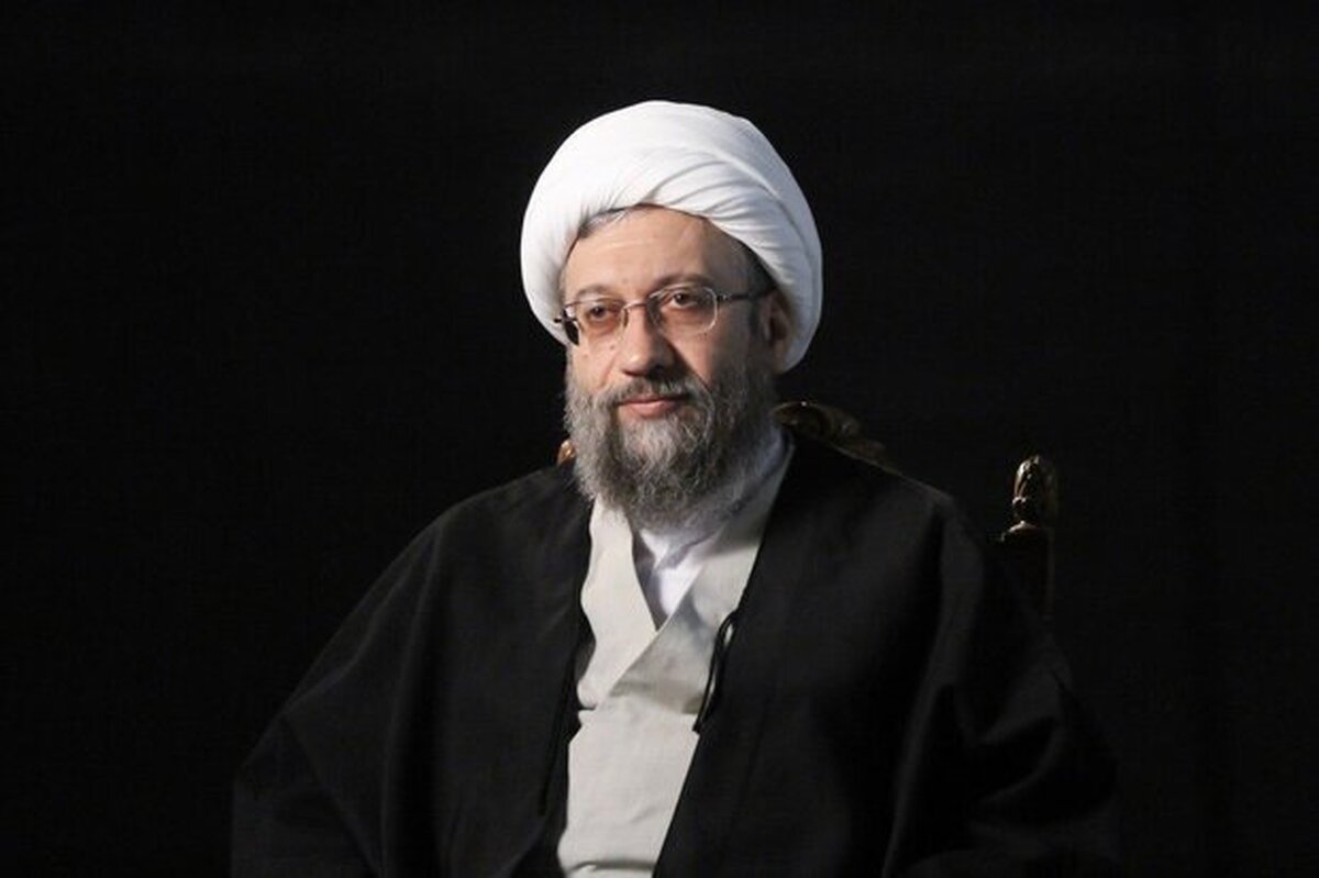آیتالله آملی لاریجانی: غنیسازی در کشور از خطوط قرمز مذاکرات است