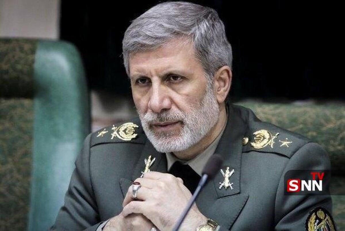 حکم رهبر انقلاب برای فرماندهی ارتش / امیر سرلشکر امیر حاتمی به فرماندهی کل ارتش منصوب شد