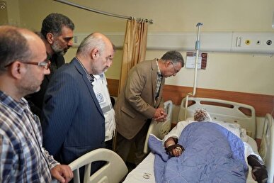 بازدید معاون اول رئیس جمهور و وزیربهداشت از مجروحین / ظفرقندی: حال عمومی مجروحان خوب است + فیلم