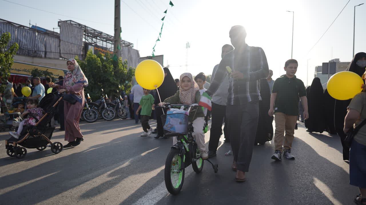 تجمع باشکوه مردمی در البرز با شعار &laquo;ایران، ذوالفقار علی(ع)&raquo; برگزار شد / محکومیت تجاوز رژیم صهیونیستی