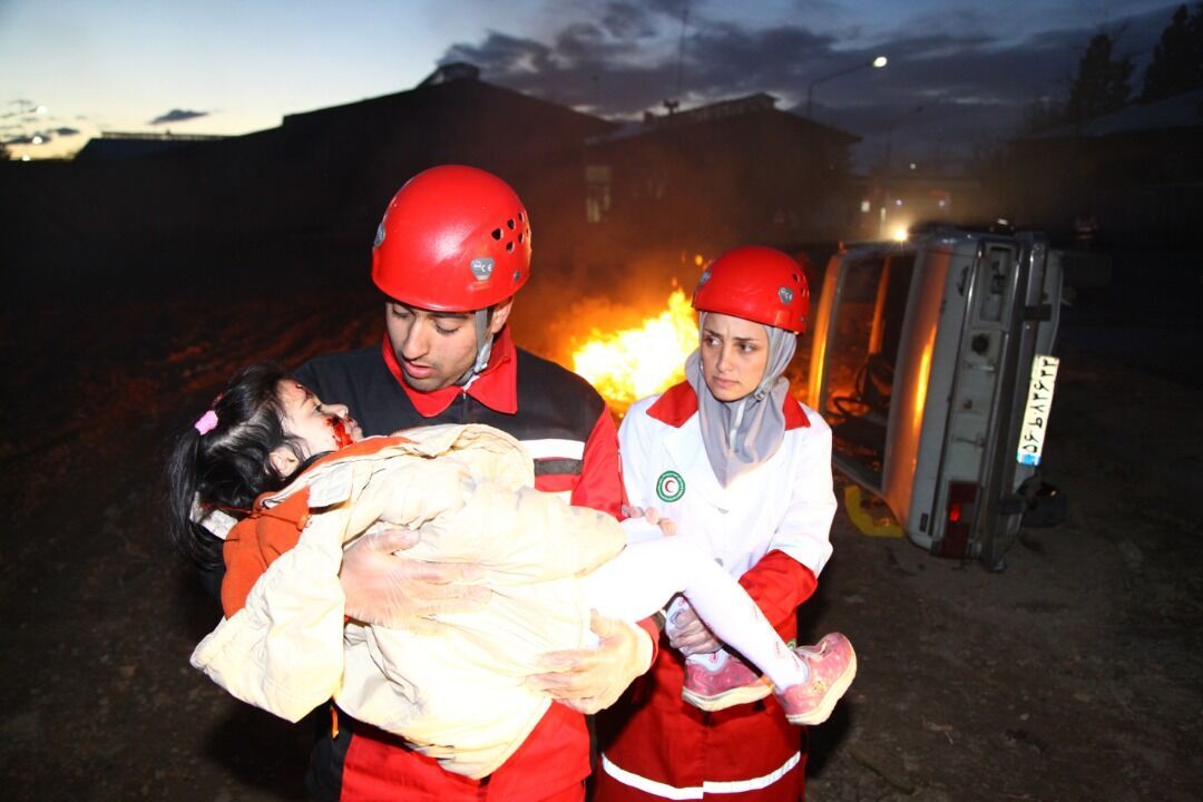 هلال&zwnj;احمر ایران، در خط مقدم بحران&zwnj;ها/از زلزله تا زیر آتش جنگ