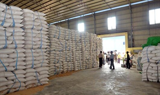 ارزاق عمومی و مایحتاج بومیان و مسافران به وفور فراهم است