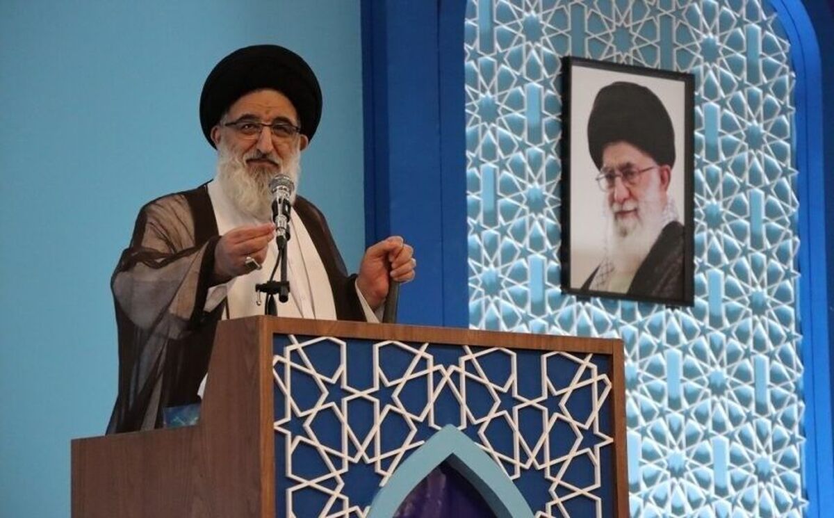 امام جمعه کرج: ترامپ مراقب زبان کثیف خود باشد