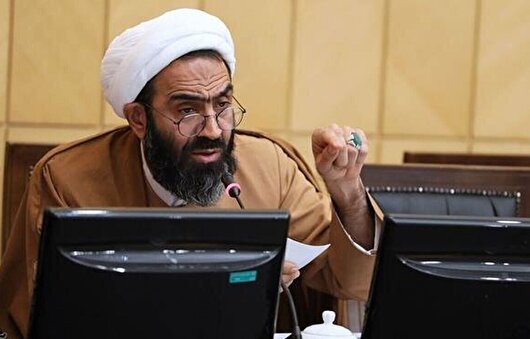آقای قالیباف همانطور که پالرمو را قبل از خشک شدن جوهر آن ابلاغ کرد، قانون حجاب را هم ابلاغ کند