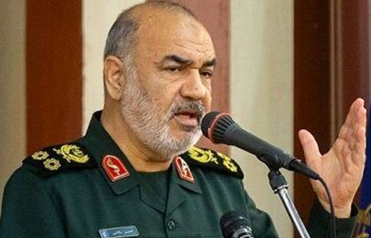 در جنگ کامل هستیم، اما کشور و مردم ایران در آرامش هستند