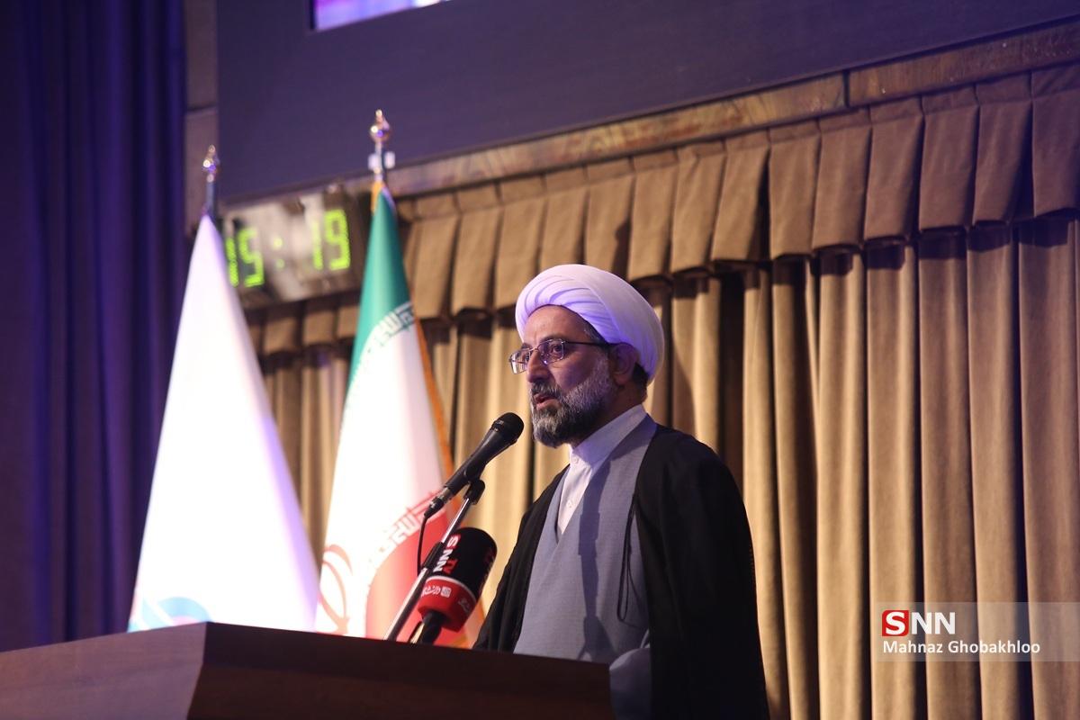 جشن ازدواج ۴۰ زوج دانشجو گامی مؤثر در ترویج ازدواج آسان و حمایت از جوانان است