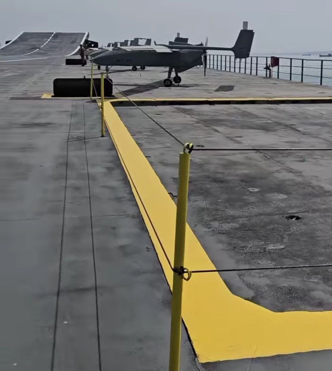 پهپاد های مدرن ابابیل 5 روی ناو پهپادبر سپاه مستقر شدند/ ترکیب پهپاد رزمی با برد بیش از 2 هزار کیلومتر  با ناو پهپادبر