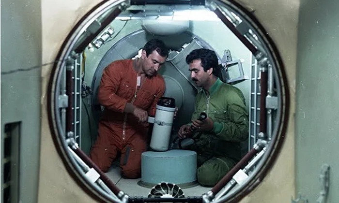 نگاهی به خاطرات عبدالاحد مومند، تنها فضانورد افغانستانی/ توصیف عبدالاحد از  تماشای زمین چگونه بود؟