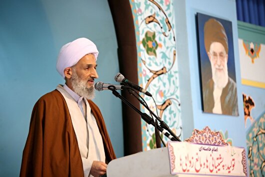 ملت ایران هم‌صدا و پشت رهبر خود ایستاده‌اند