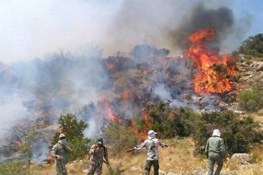 آتش‌سوزی گسترده در ارتفاعات کوه دهک باشت مهار شد+فیلم