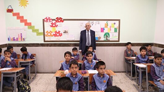 روایتی کوتاه از زندگی پزشک ایرانی که قلبش برای آموزش کودکان وطن می‌تپید