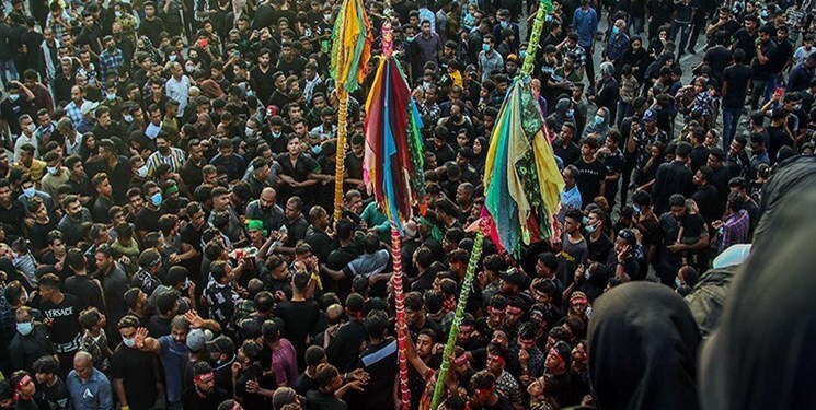 سیل عاشقان حسینی در میناب؛ آیین ۴۰۰ ساله علمگردانی، جلوهگاه وحدت و شور مذهبی جنوب سیل عاشقان حسینی در میناب؛ آیین ۴۰۰ ساله علمگردانی، جلوهگاه وحدت و شور مذهبی جنوب