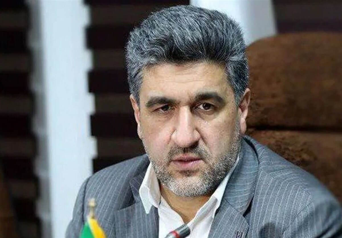 وزیر اقتصاد و رییس کل بانک مرکزی از بورس حمایت می‌کنند