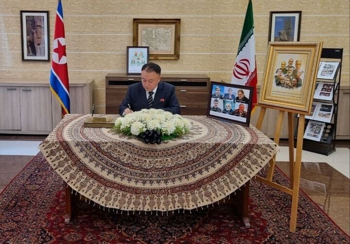 گشایش دفتر یادبود شهدای اقتدار در محل سفارت ایران در پیونگ یانگ