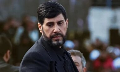 ورود پیکرهای شهید حسین خلیل (ابوعلی) محافظ سید حسن نصرالله و پسرش مهدی از عراق به فرودگاه بیروت + فیلم