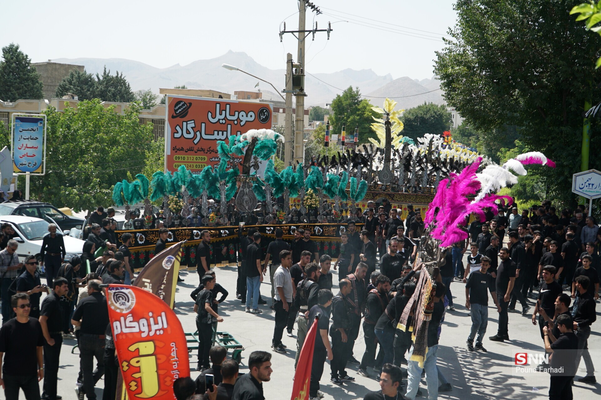 منتشر نشود////فرخشهر در سوگ علم&zwnj;ها؛ آیین باشکوه علم&zwnj;گردانی در تاسوعای حسینی برگزار شد +فیلم