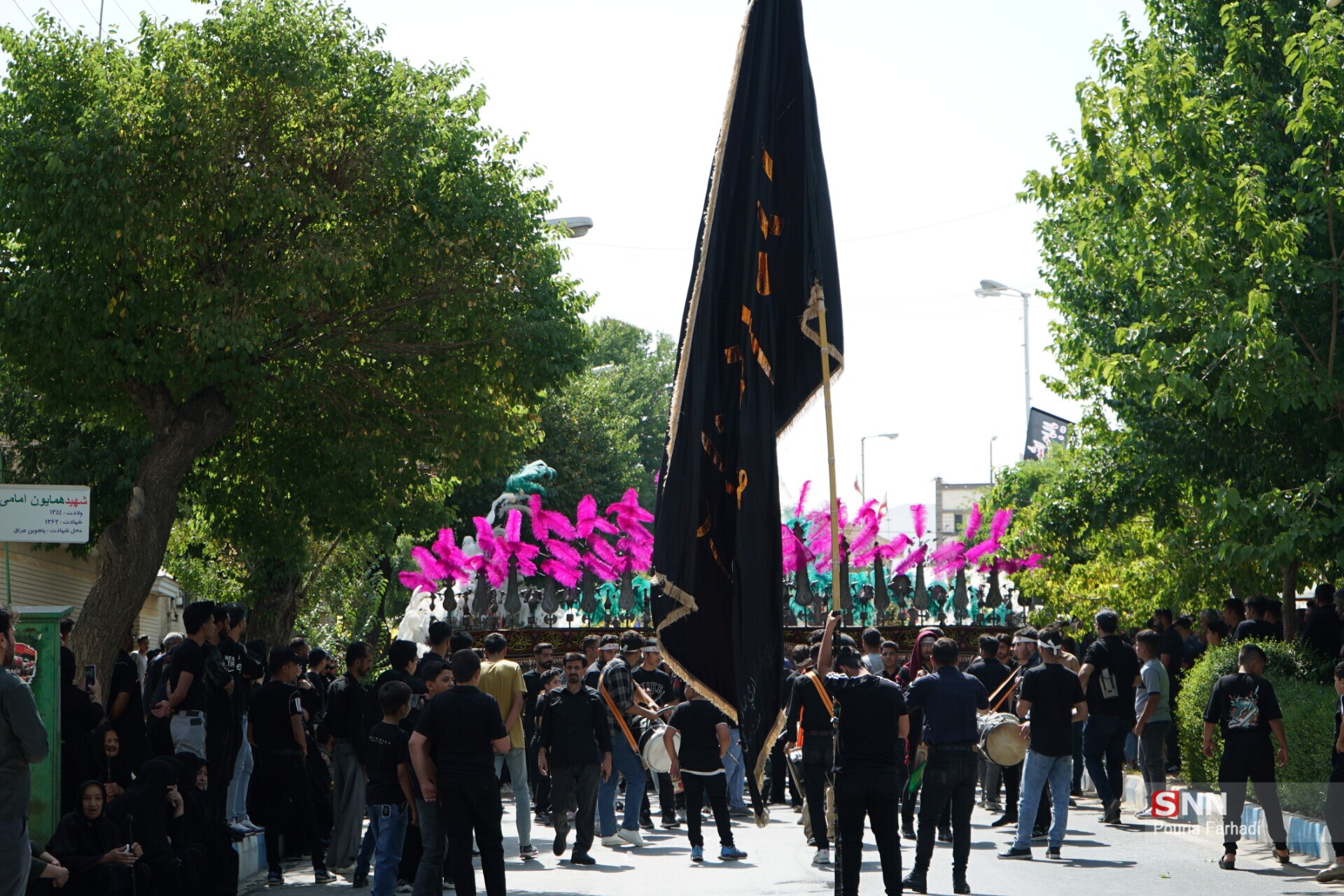 منتشر نشود////فرخشهر در سوگ علم&zwnj;ها؛ آیین باشکوه علم&zwnj;گردانی در تاسوعای حسینی برگزار شد +فیلم