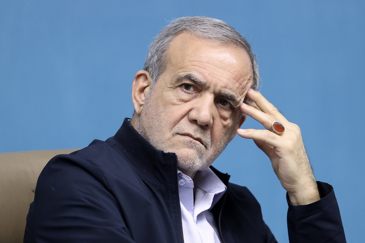 بیتکلفی رئیس جمهور در مناسبات دیپلماتیک ربطی به ناآشنایی با پروتکلها ندارد