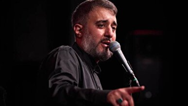 ببینید| روضه نماهنگ عاشورایی محمد حسین پویانفر «یا جدا یا محمدا! افتاده بین قتلگاه حسین (ع) ...»