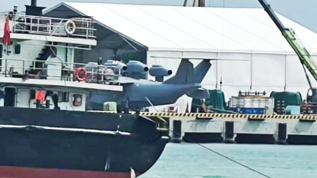 کشتی غول پیکر پرنده چینی ها در حال تست دریایی دیده شد/ اکرانوپلان چیست و چرا برای چین اهمیت دارد؟