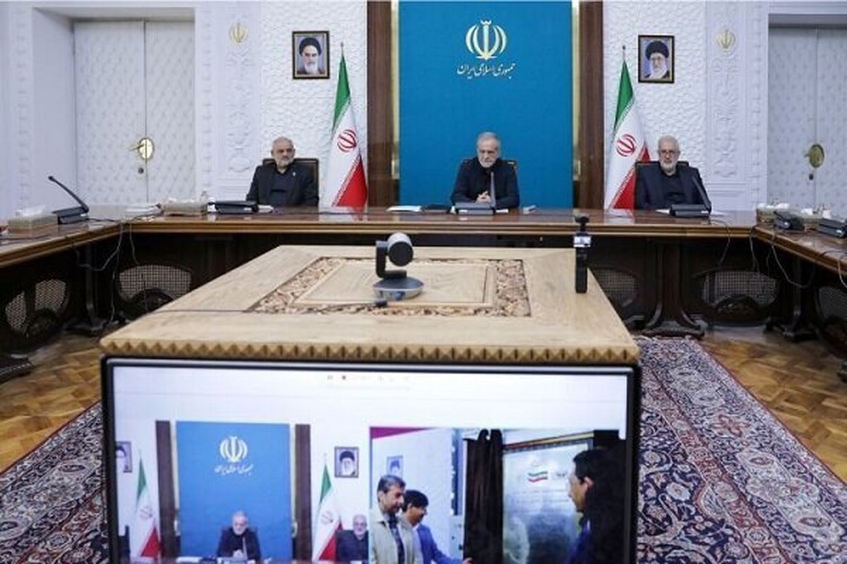 افتتاح فاز نخست بزرگترین نیروگاه خورشیدی متمرکز کشور در اصفهان