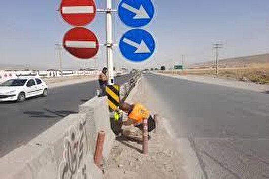 نصب هشت هزار و ۶۰۰ تابلو و علائم ایمنی در راه‌های استان همدان