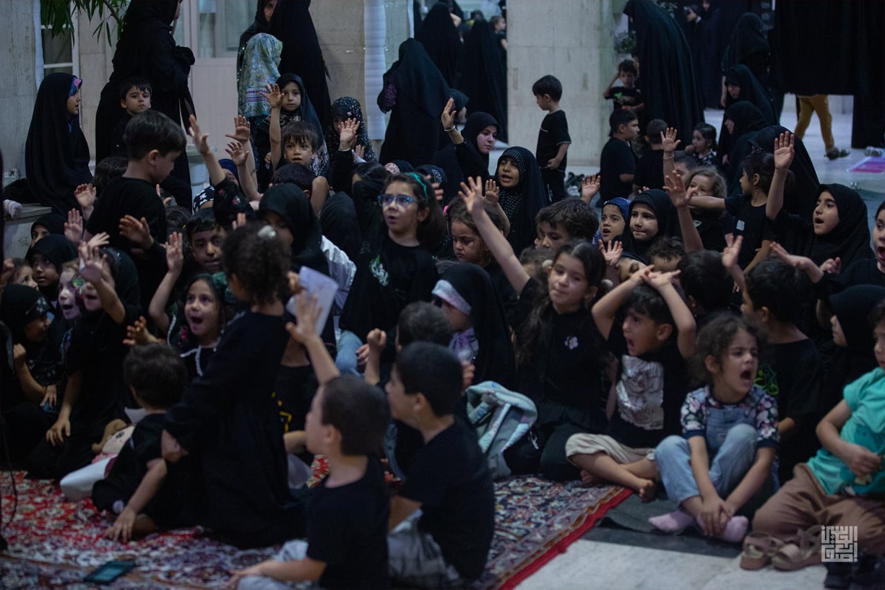 عزاداری دهه دوم محرم در هیات اصحاب الحسین (ع) دانشگاه تهران + عکس