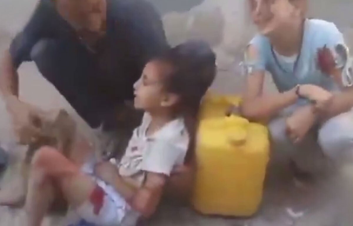 صف آب در غزه به خاک و خون کشیده شد