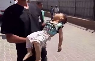گناه این کودک چیست که گرسنه و خواب بود و ترکش به سرش خورد؟