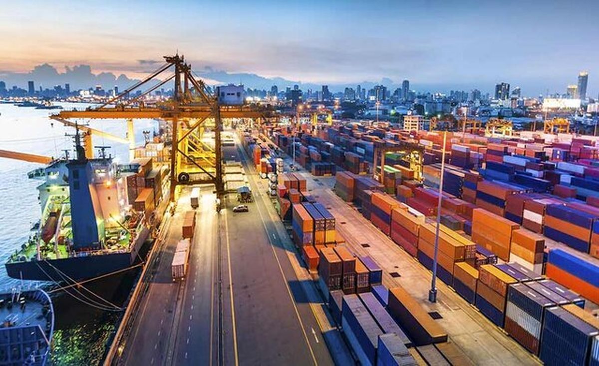 هدفگذاری صادرات ۲ میلیارد دلاری از مناطق آزاد تا سال ۱۴۱۴