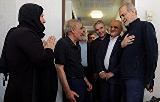 دیدار رئیس جمهور با برخی از خانواده‌های آسیب دیده از جنگ ۱۲ روزه