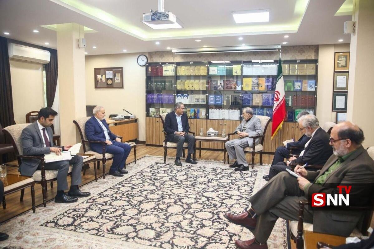 تسلیم پیام نخستوزیر و رئیس ستاد ارتش پاکستان به رهبر انقلاب