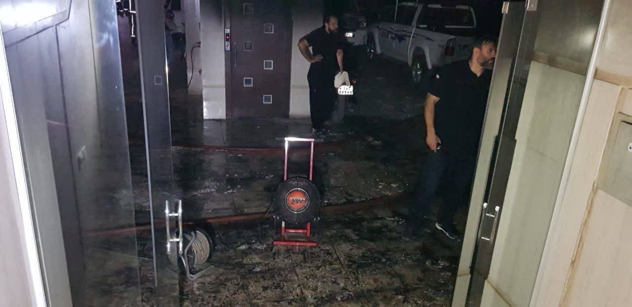 جزئیات حریق یک مجتمع ۶۰ واحدی در خیابان پاسدار گمنام